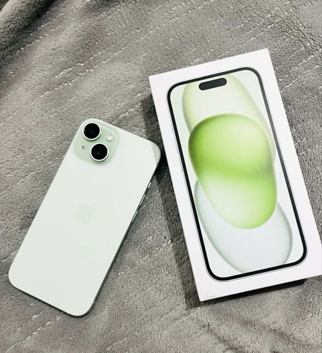 Iphone 15 green.