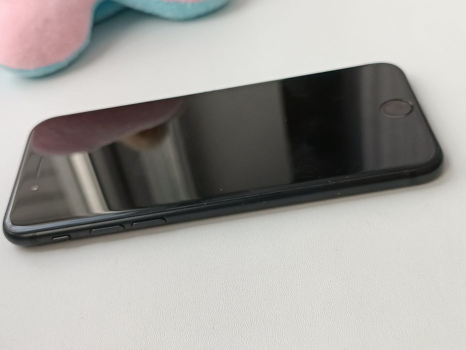 Продам iPhone 7 в хорошем состоянии