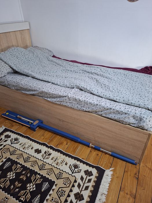 Șifonier și pat  spre vânzare