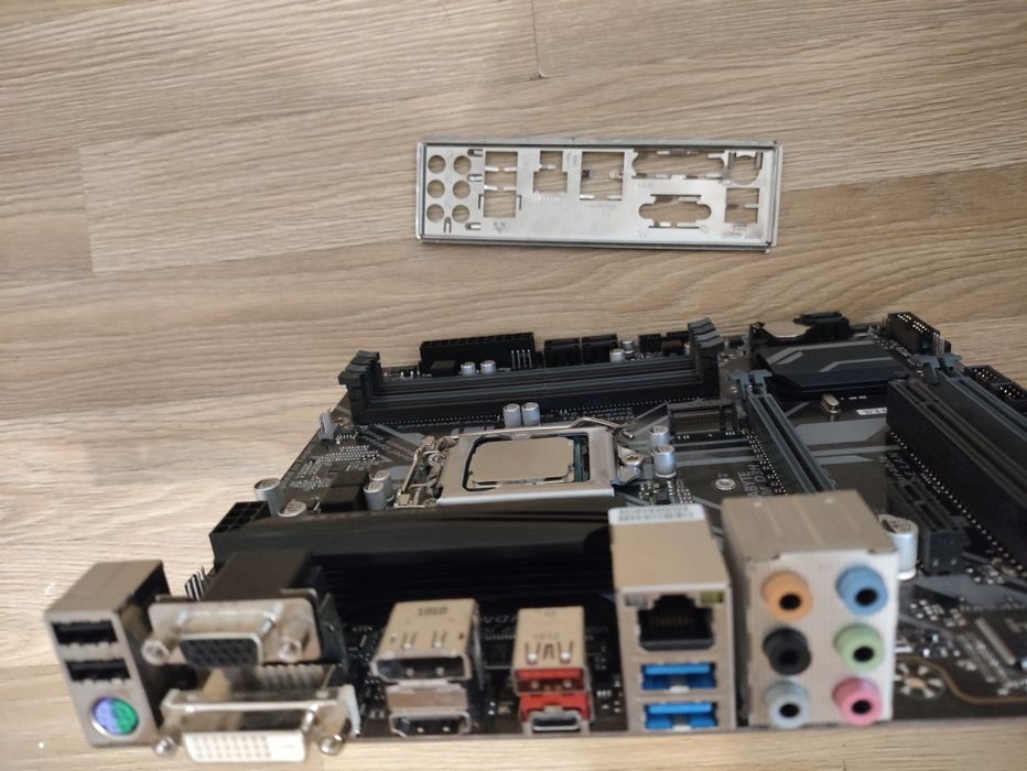 Материнская плата 1151v2