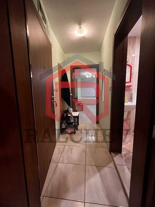 Дава се под наем Двустаен апартамент в Варна, Победа - 55 кв.м за 382.5 € - Снимка #4