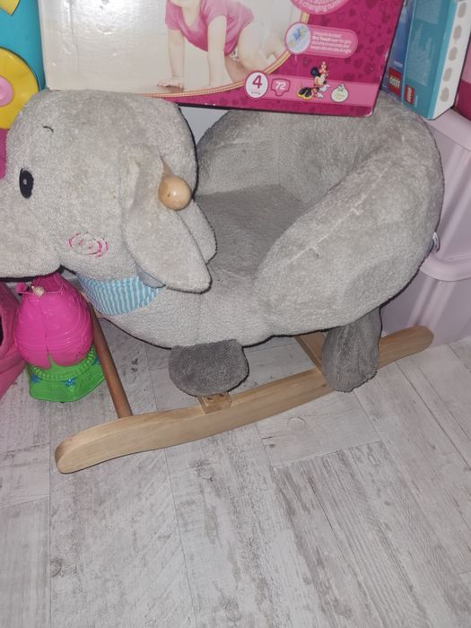 Balansoar din plus elefant