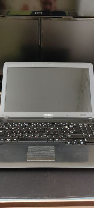 Ноутбук Samsung r525