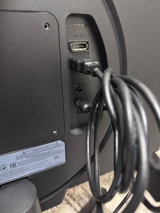 Монитор LG 144гц состояние нового