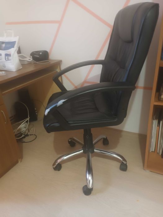 Vand scaune birou