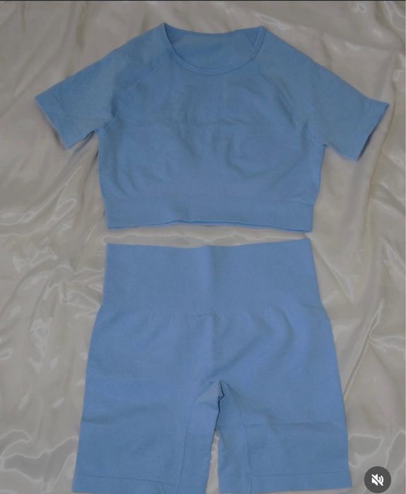 Спортивный костюм