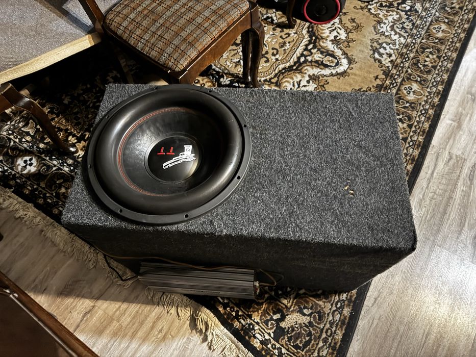Сабвуфер в коробе