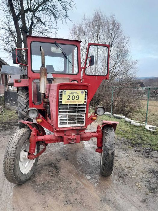 Vând tractor Belarus cu plug