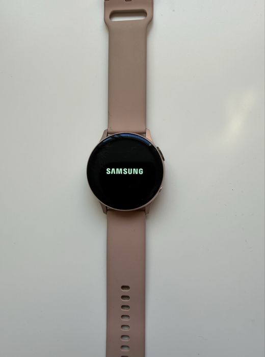 Смартчасовник Samsung active 2