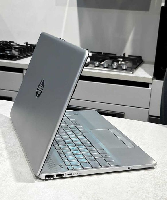 HP Laptop i3-1115G4 DDR4 8GB SSD 256GB 15'6 FHD