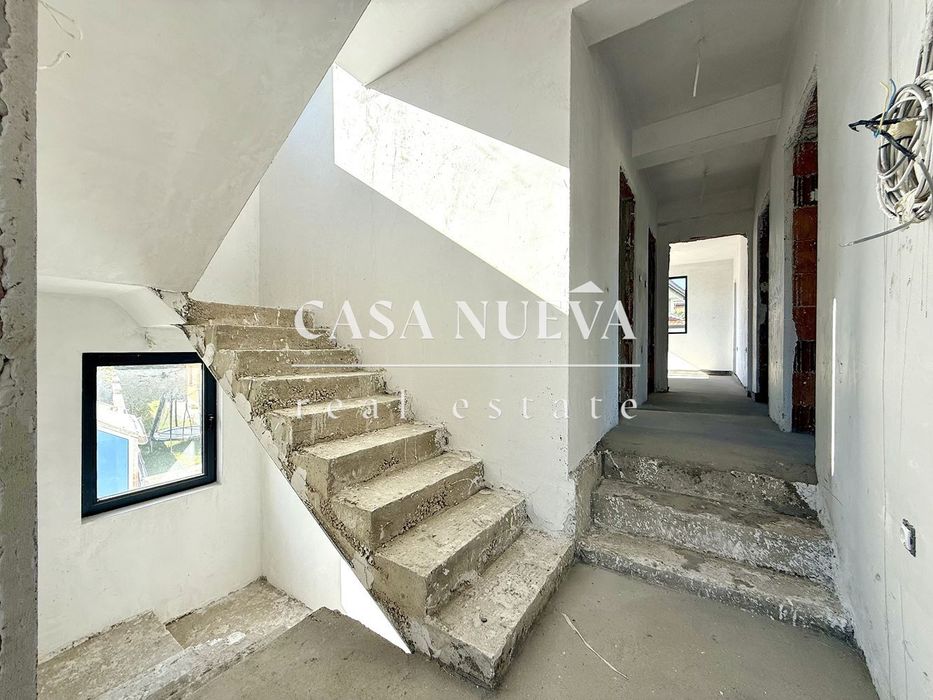 Къща в гр.Перник, кв.Изток