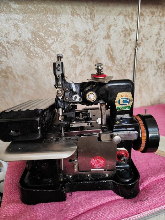 Трёхниточный оверлок GNI-2