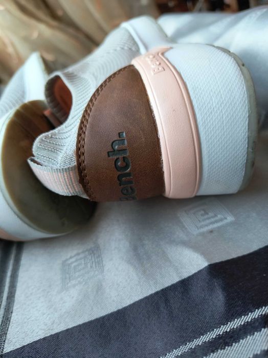 Дамски сникъри Bench