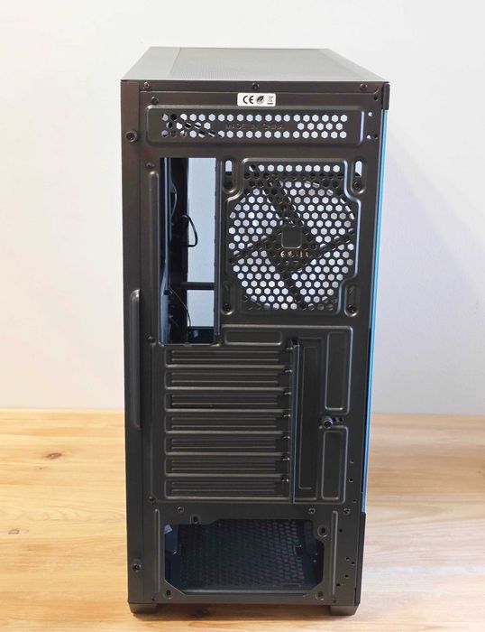 Vând Carcasă Chieftec Vista