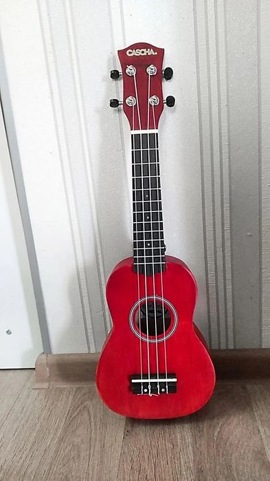 Продаю укулее с чехлом