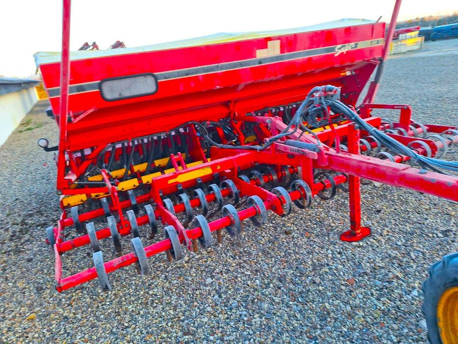 Semanatoare paioase Vaderstad Rapid 400  SUPER XL an 2014 Kuhn Amazone
