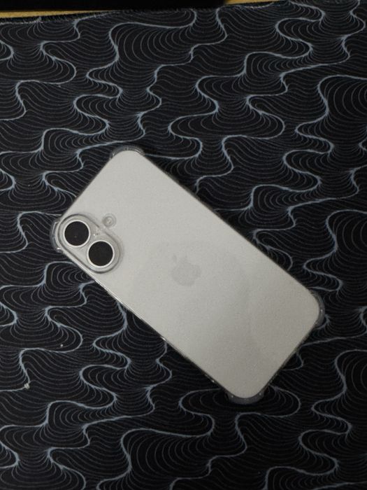 iPhone 16 идеальное состояние 256гб