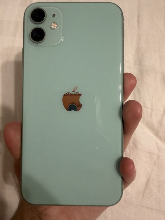 iPhone 11 — 128 GB