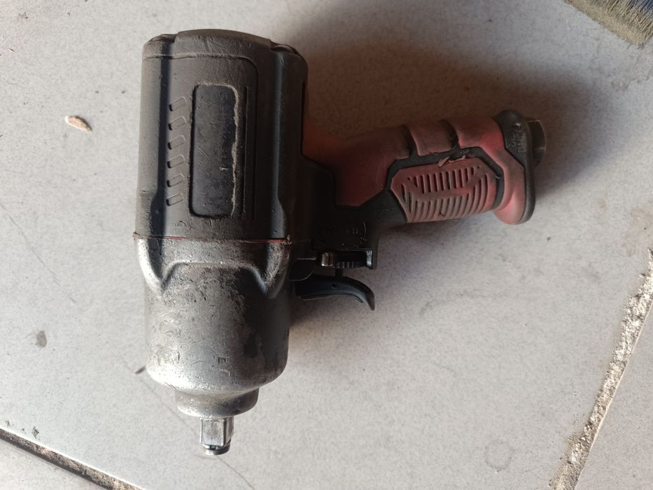 Пневматический пистолет