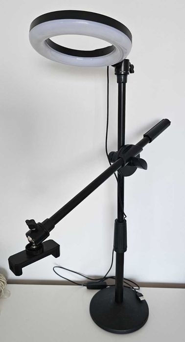 Поставка за телефон с ЛЕД Ринг лампа за маникюр