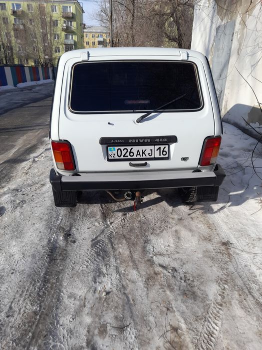 Продам ниву 2121