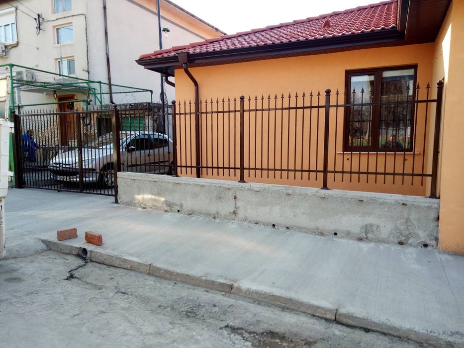 Врати,огради парапети и др.