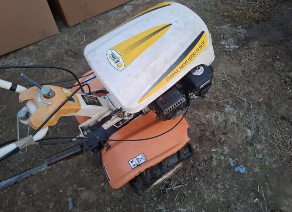 Vând motocultor de 8 cai