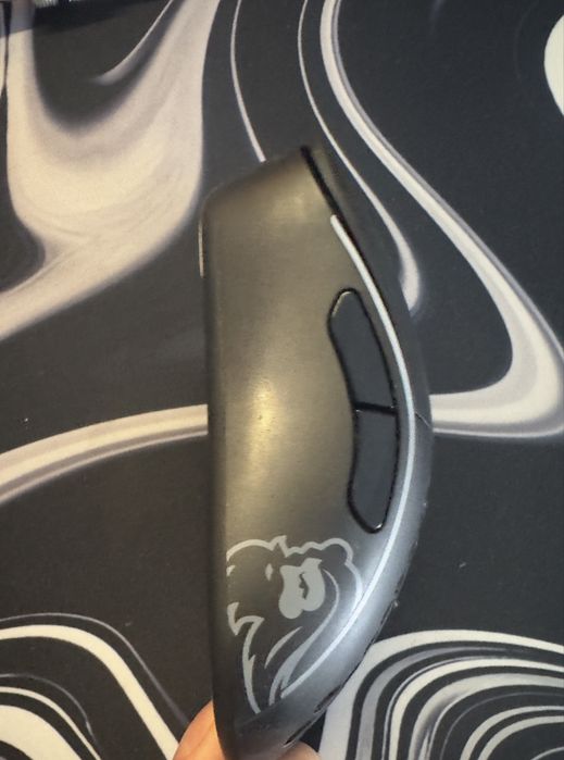 Vand un mouse glorious model D wireless