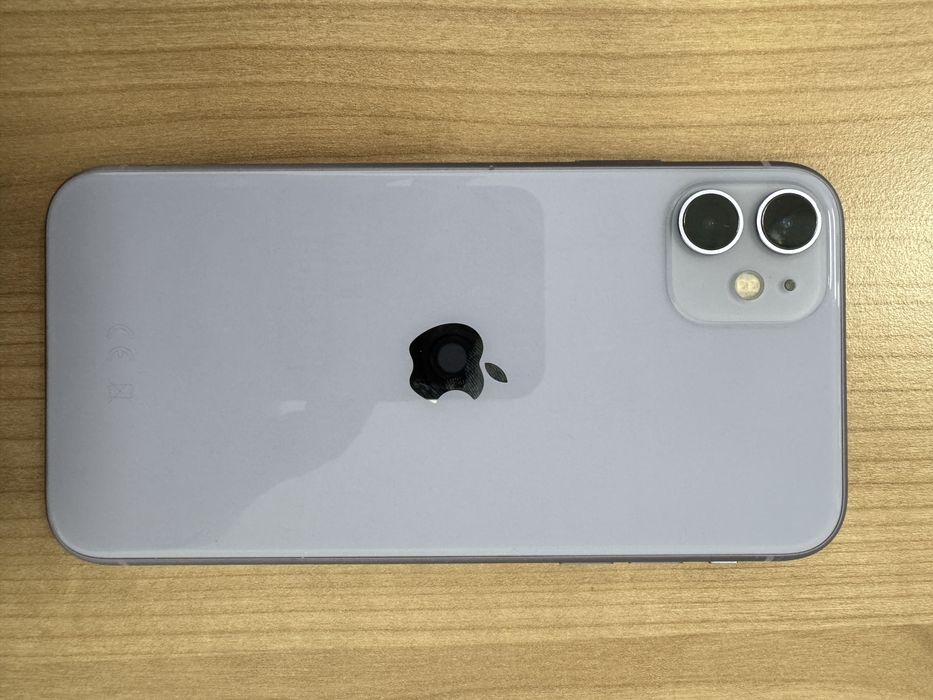 iPhone 11  - 64 GB