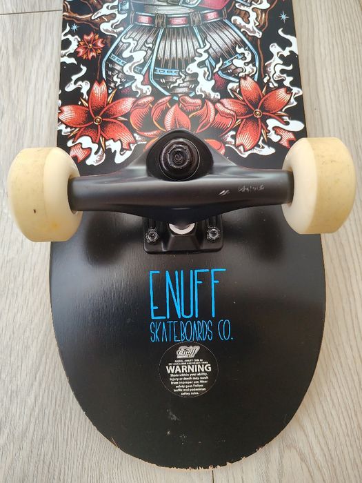 Skateboard aproape nou
