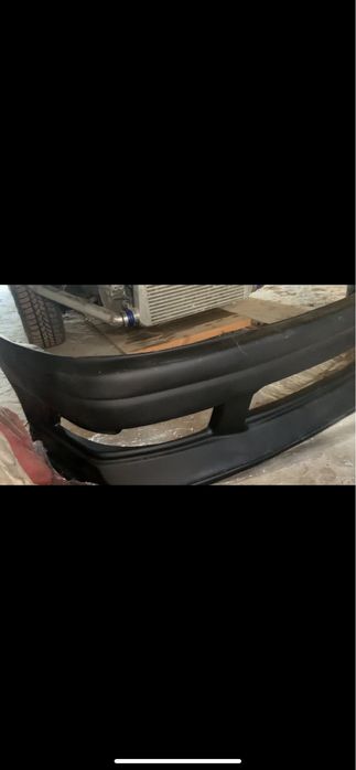 Продам передний бампер траум марк 2 90