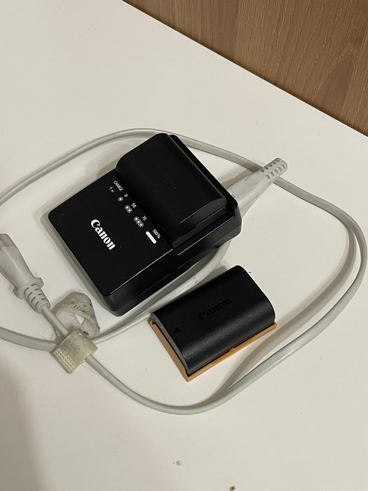 Продам Canon EOS80D