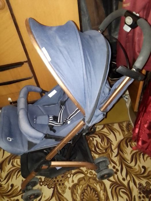 Коляска прогулочная