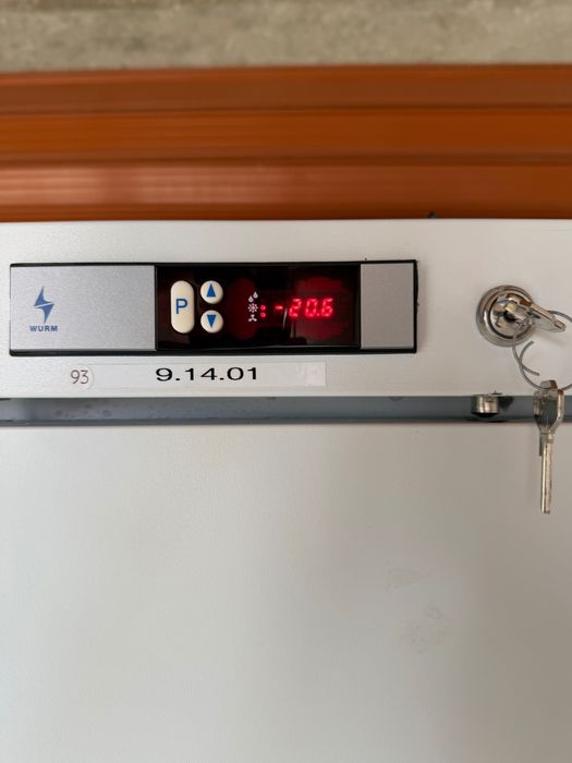 Професионален вертикален фризер NordCap – отлично запазен