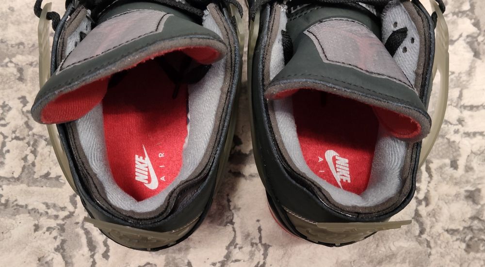 Air Jordan 4, Bred, 42 EUR