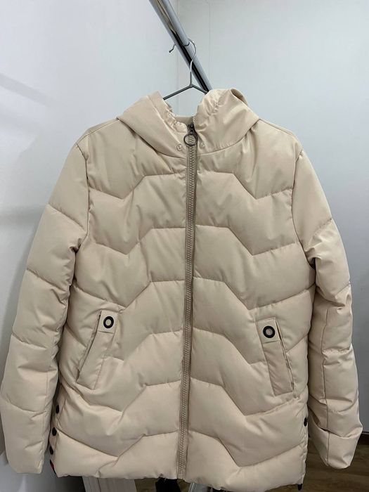 очень красивая и теплая куртка.