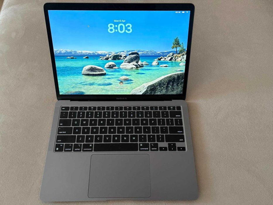 MacBook Air M1 2020 (Купен 2023) - 8GB/256GB - 96% на 141 цикъла батерия