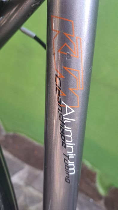 Vând bicicletă KTM roți 28