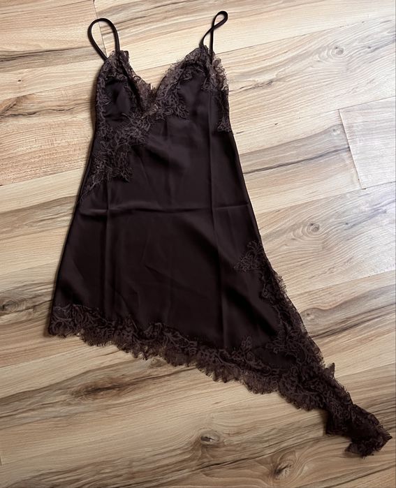 Рокля Cliche Reborn, сатенена рокля, червена рокля Zara