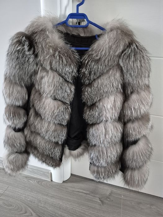 Haina de blana de vulpe argintie