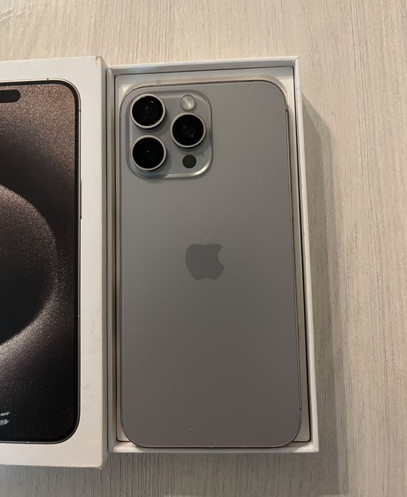 Продам iPhone 15 Pro Max 256 Gb в отличном состоянии.