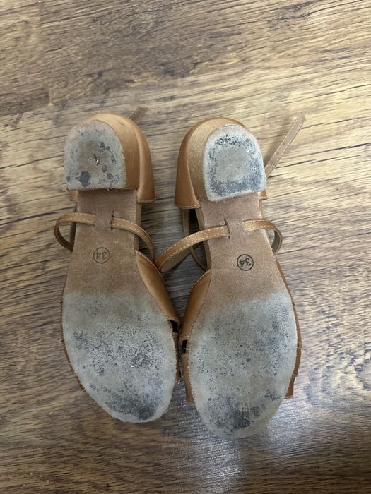 Бальные туфли продам срочно