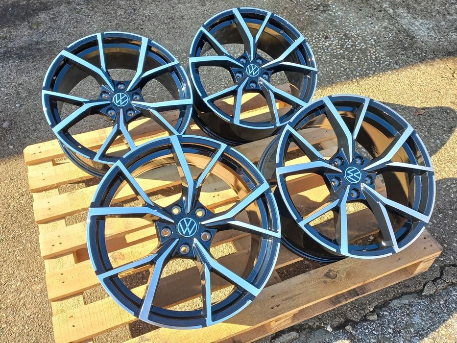 19" 5x112 Vw Gti Golf Passat Tiguan 8j et45 57.1 Seat Škoda Polish  Black