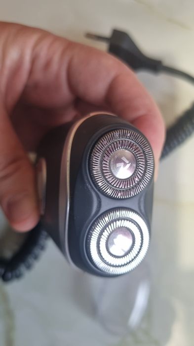 Vand aparat de ras electric Remington