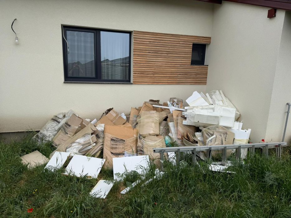 Ridic saci cu moloz din constructii