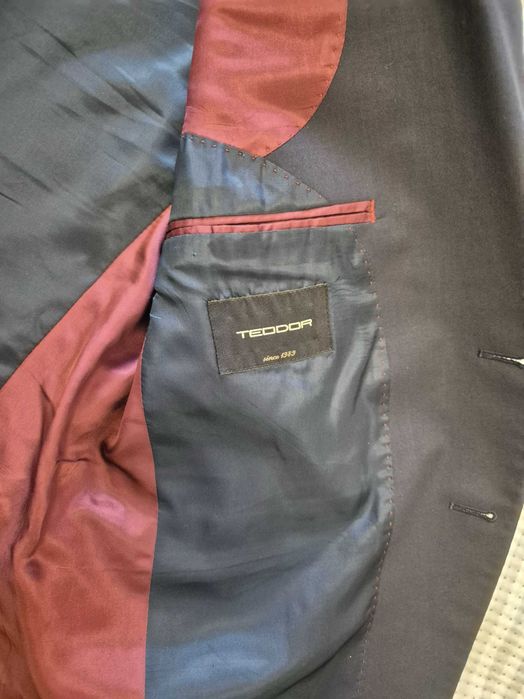 Тъмносин мъжки костюм Teodor – Slim Fit, размер М - отлично състояние