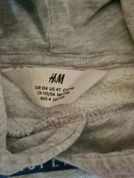 Lot 2 hanorace cu gluga, marimea 104