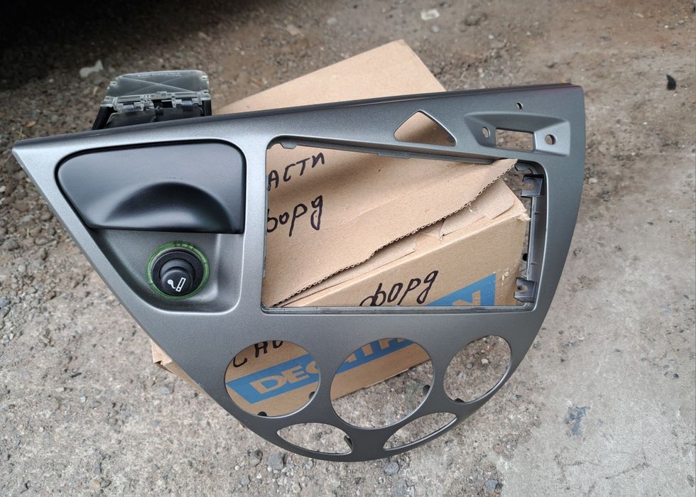 Рамка за радио и бутони - пластмасов панел за климатик за Форд фокус 1