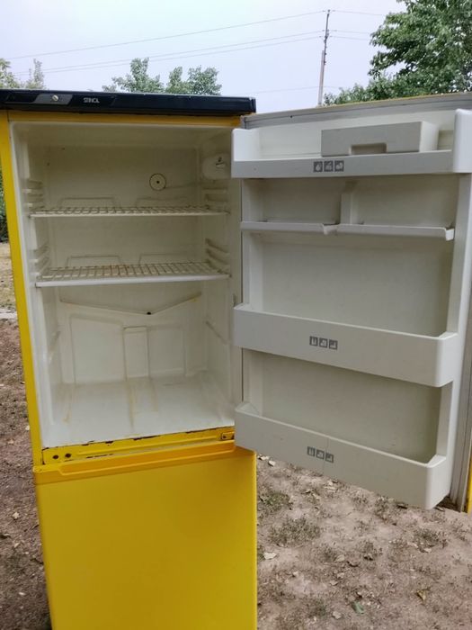 Продам двухкамерный холодильник Stinol