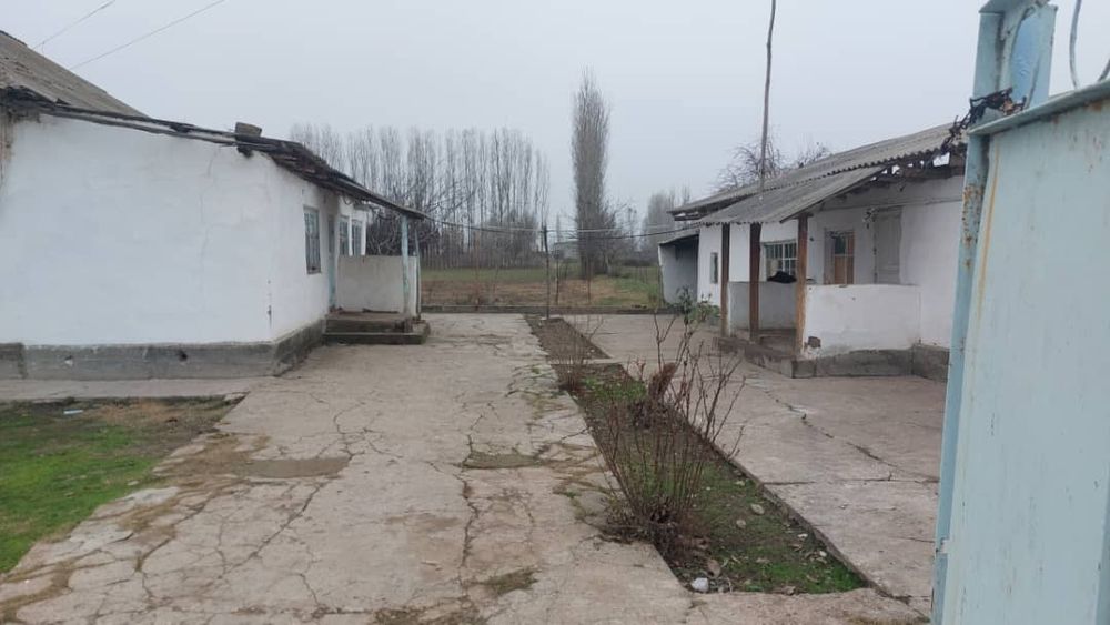 Продаётся  Дом 42 сотоки Куйчирчикски  р-он. Ташкентской области